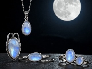 Mondstein Schmuck