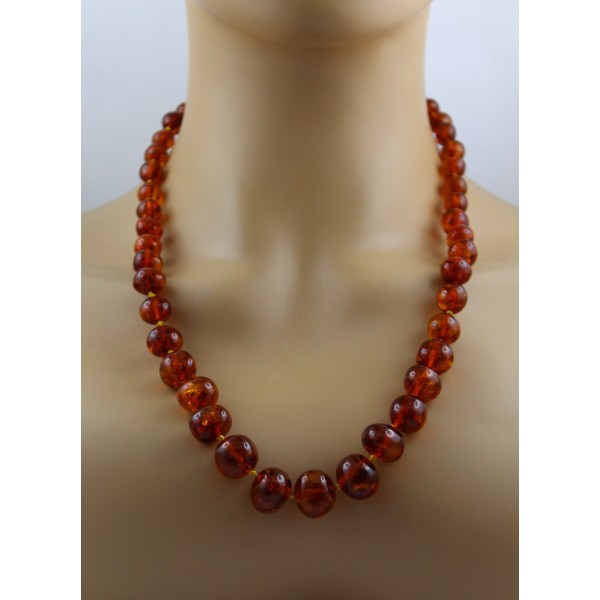 Bernsteine Kette baltische Edelsteine cognac honiggelb 220ct Antikschmuck