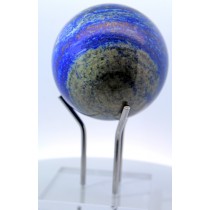 Lapislazuli Kugel handgeschnitzt zur polierten Kugel hochglanzpoliert Plexiglasständer
