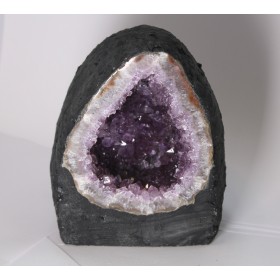 Amethyst Druse Kristallstufe Uruguay Bergkristall dunkel lila Kristalle