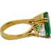 Smaragd Diamant Ring Gelbgold 18 k grüner Smaragd 6,5ct. Zertifikat 2 Diamanten 1,50ct. TW/VVSI Triangel Schliff Rarität Feinstes Unikat